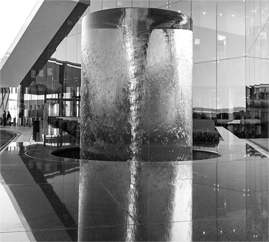 Government procurement for secure cloud made easy with Macquarie Government - fountain pic